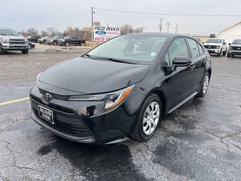 Used 2024 Toyota Corolla LE image 1