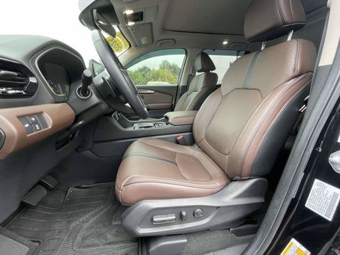 Used 2025 Honda Pilot Elite image 18