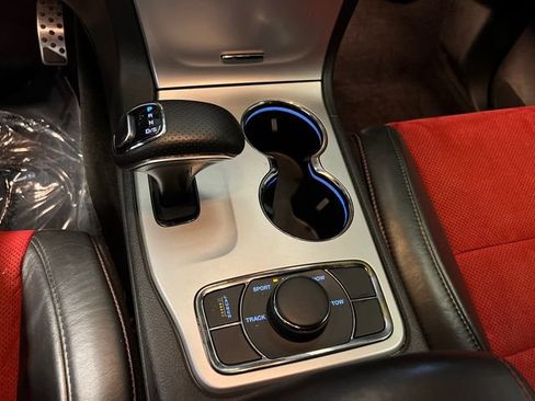 Used 2015 Jeep Grand Cherokee SRT w/ Quick Order Package 26J AWD/4WD image 29