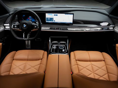 Used 2023 BMW 740i RWD image 40