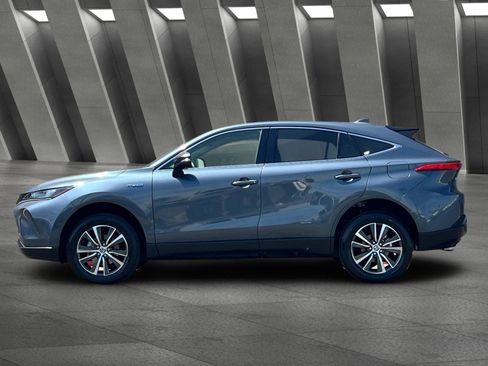 Used 2021 Toyota Venza LE w/ Carpet Mat Package (TMS) AWD/4WD image 7