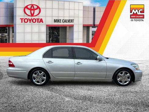 Used 2005 Lexus LS 430 RWD image 6