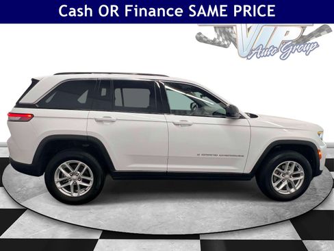 Used 2025 Jeep Grand Cherokee Laredo X w/ Luxury Tech Group I AWD/4WD image 7