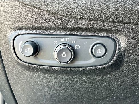 Used 2023 Chevrolet Equinox Premier AWD/4WD image 10