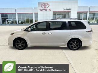 Used 2015 Toyota Sienna SE video 2