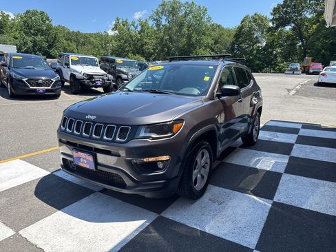 Used 2018 Jeep Compass Latitude w/ Popular Equipment Group AWD/4WD image 5