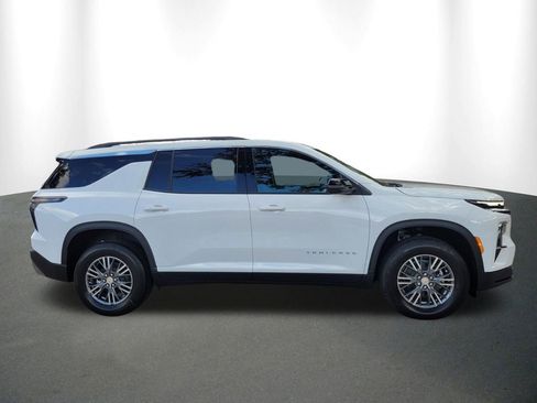 New 2026 Chevrolet Traverse LT w/ LPO, Floor Liner Package image 9