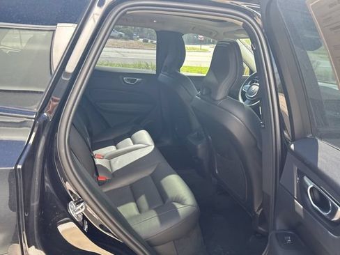 Certified 2025 Volvo XC60 B5 Plus AWD/4WD image 13