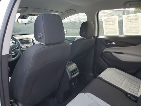 Used 2022 Chevrolet Equinox LS image 18