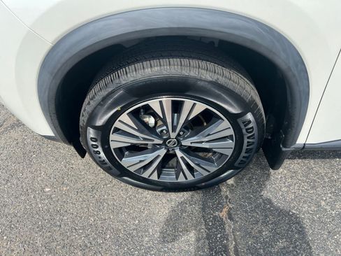 Certified 2021 Nissan Rogue SV w/ Premium Package FWD image 10