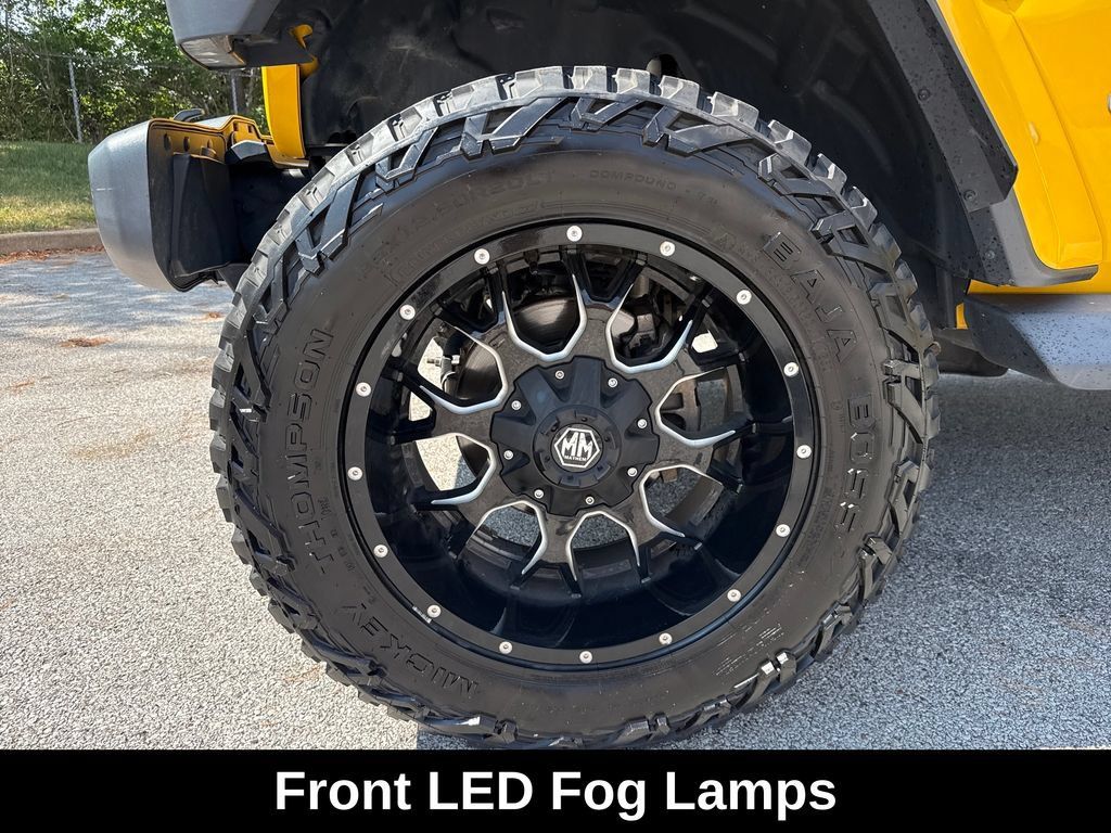 Used 2019 Jeep Wrangler Unlimited Sahara w/ Uconnect 4C Nav & Sound Group AWD/4WD image 11