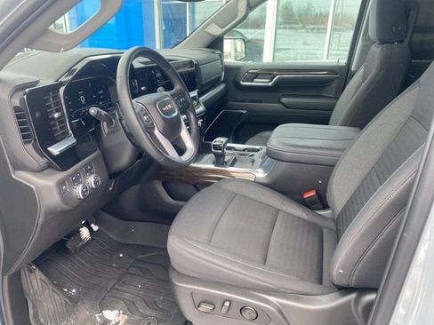 Used 2024 GMC Sierra 1500 Elevation image 9