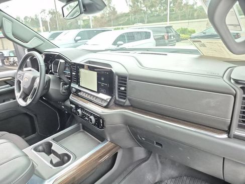 Used 2024 Chevrolet Silverado 2500 LT AWD/4WD image 22