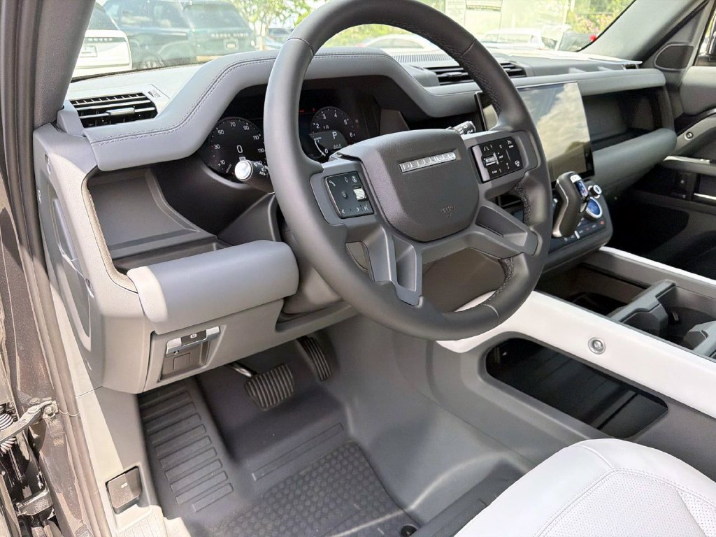 New 2026 Land Rover Defender 110 X-Dynamic SE AWD/4WD image 21