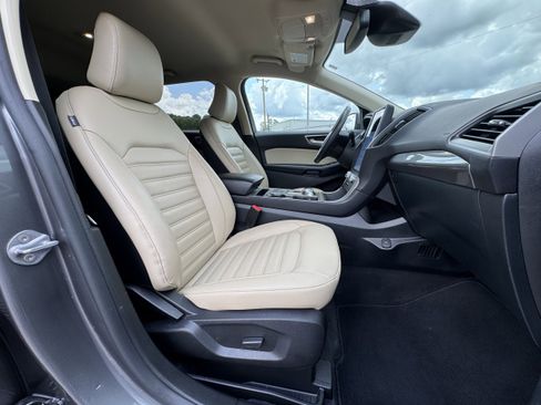 Certified 2024 Ford Edge SEL image 11