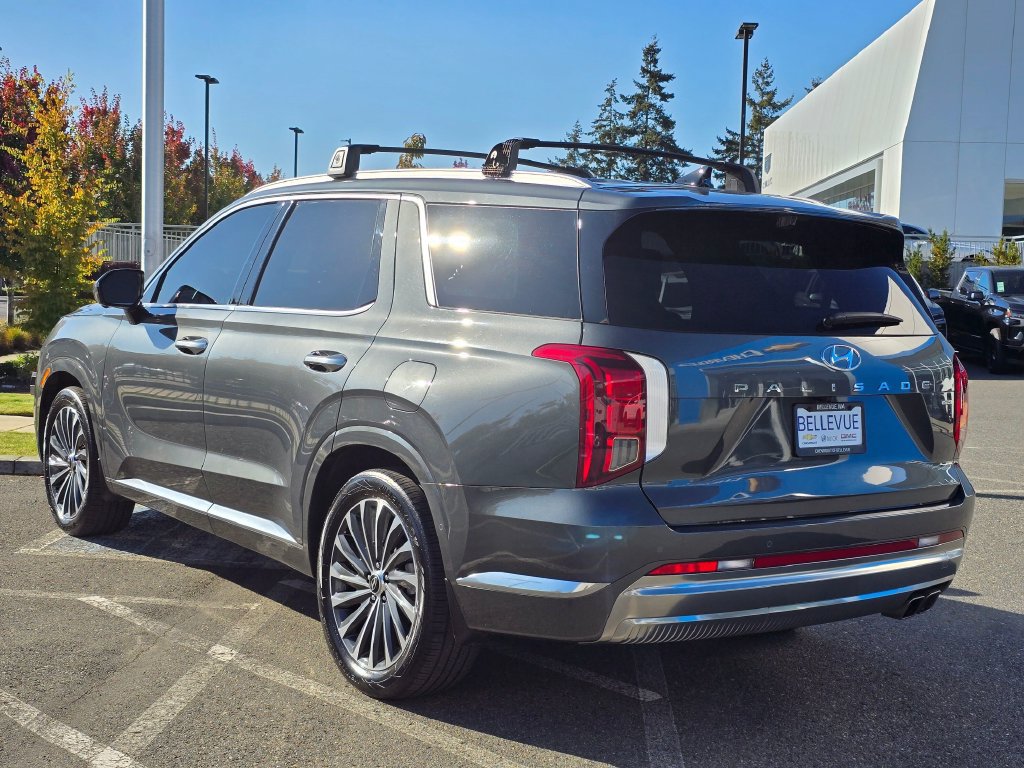 Used 2023 Hyundai Palisade Calligraphy w/ Winter Package AWD/4WD image 3