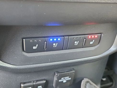 Used 2023 Toyota Tundra Capstone AWD/4WD image 11