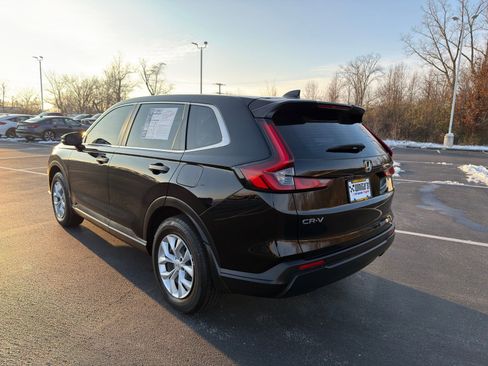 Used 2023 Honda CR-V LX image 4