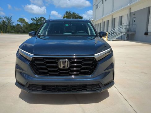 Used 2025 Honda CR-V EX image 2