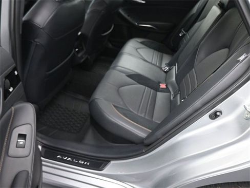 Used 2021 Toyota Avalon XSE image 16