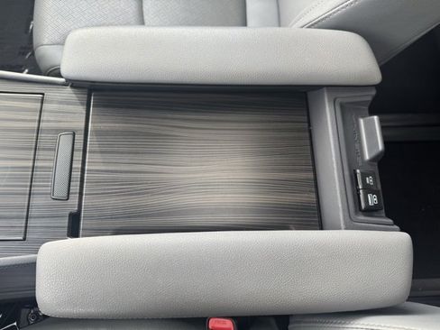 Certified 2023 Toyota Sienna Limited image 21