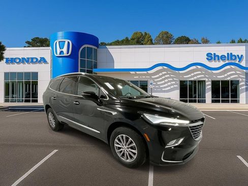 Used 2024 Buick Enclave Premium FWD image 2