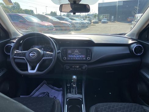 Certified 2022 Nissan Kicks SV FWD image 16