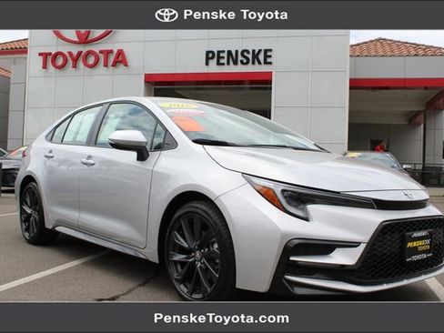 Certified 2026 Toyota Corolla SE w/ SE Package FWD image 1