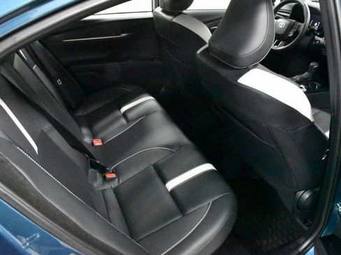 Used 2025 Toyota Camry Hybrid image 17