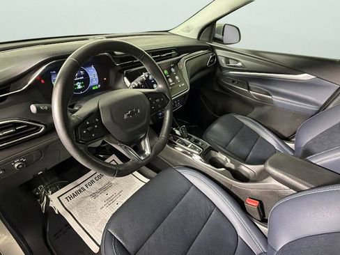 Used 2023 Chevrolet Bolt EUV LT w/ Convenience Package FWD image 18