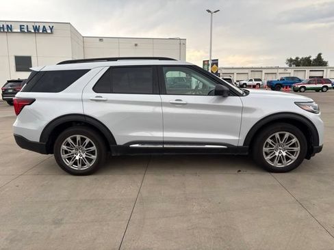 Used 2025 Ford Explorer Active w/ Active Comfort Package AWD/4WD image 4