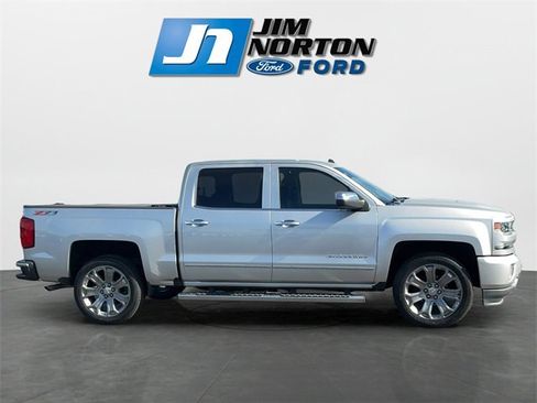 Used 2017 Chevrolet Silverado 1500 LTZ Z71 w/ LTZ Plus Package image 2
