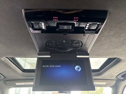 Used 2020 Cadillac Escalade Platinum AWD/4WD image 31