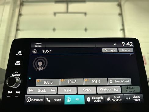 Used 2025 Honda Pilot Touring image 31