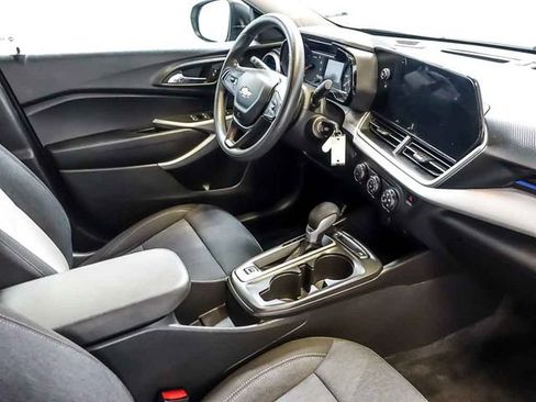 Used 2024 Chevrolet Trax LS FWD image 29