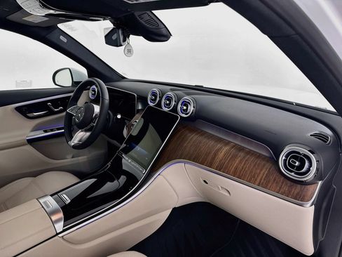 Certified 2026 Mercedes-Benz GLC 300 4MATIC image 32