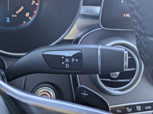 Used 2021 Mercedes-Benz GLC 300 4MATIC image 15