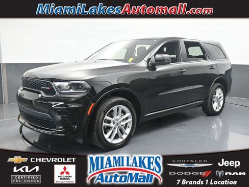 Used 2024 Dodge Durango GT image 1