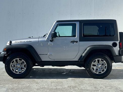 Used 2016 Jeep Wrangler Rubicon w/ Power Convenience Group AWD/4WD image 6