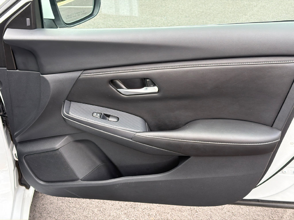 Used 2024 Nissan Sentra SV FWD image 14
