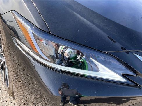 Used 2025 Lexus ES 300h w/ Premium Package image 26