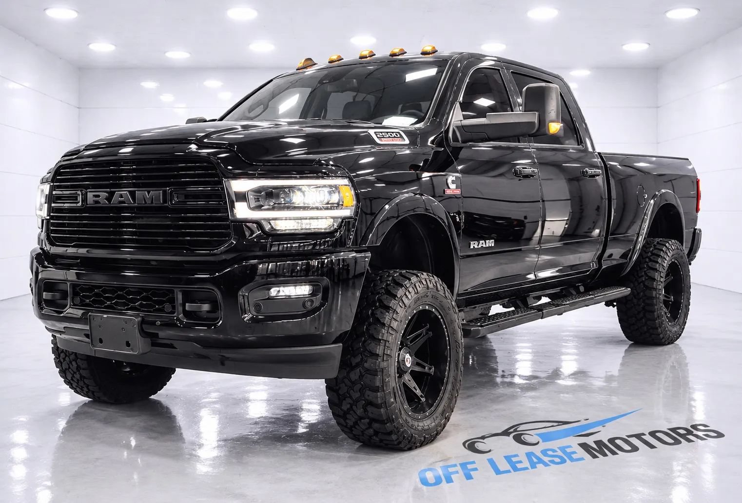 Used 2019 RAM 2500 Laramie AWD/4WD image 1