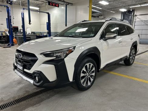 Certified 2025 Subaru Outback Touring XT w/ Tech Package 3 image 4