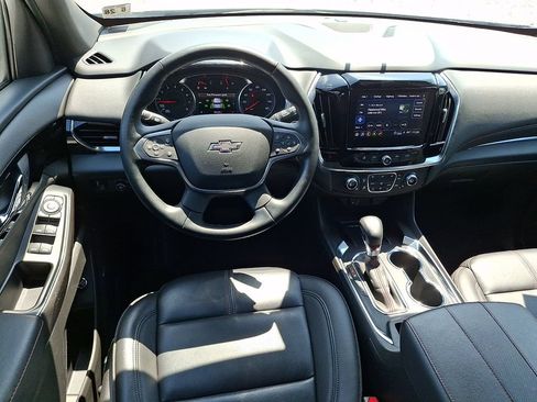 Used 2023 Chevrolet Traverse RS AWD/4WD image 2