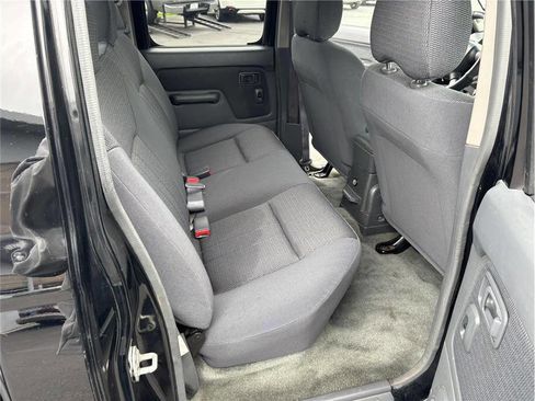 Used 2003 Nissan Frontier SVE image 14