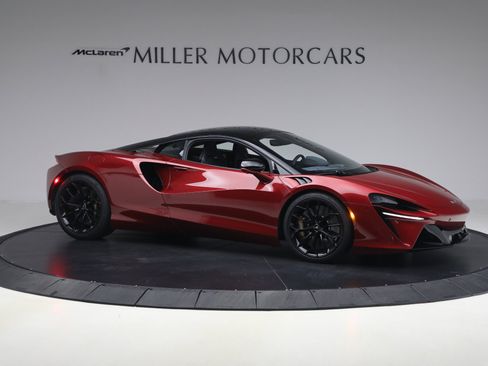 Used 2023 McLaren Artura RWD image 10