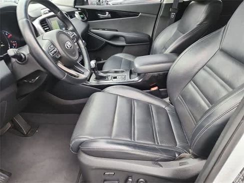 Used 2017 Kia Sorento SX image 14