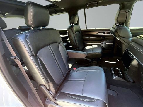 New 2026 Jeep Grand Wagoneer Summit w/ Premium Group III AWD/4WD image 10