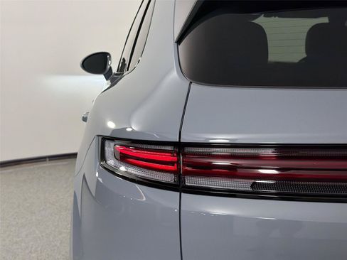 Certified 2026 Porsche Cayenne AWD/4WD image 16