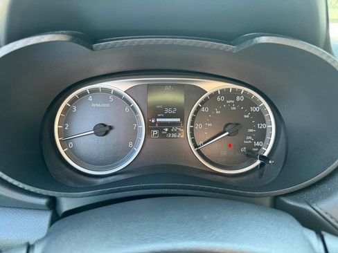 Used 2025 Nissan Versa S w/ Trunk Package FWD image 4